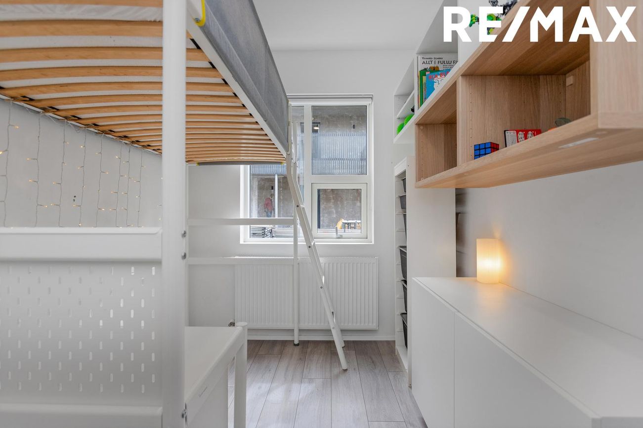 Jöfursbás 11B, 112 Reykjavík