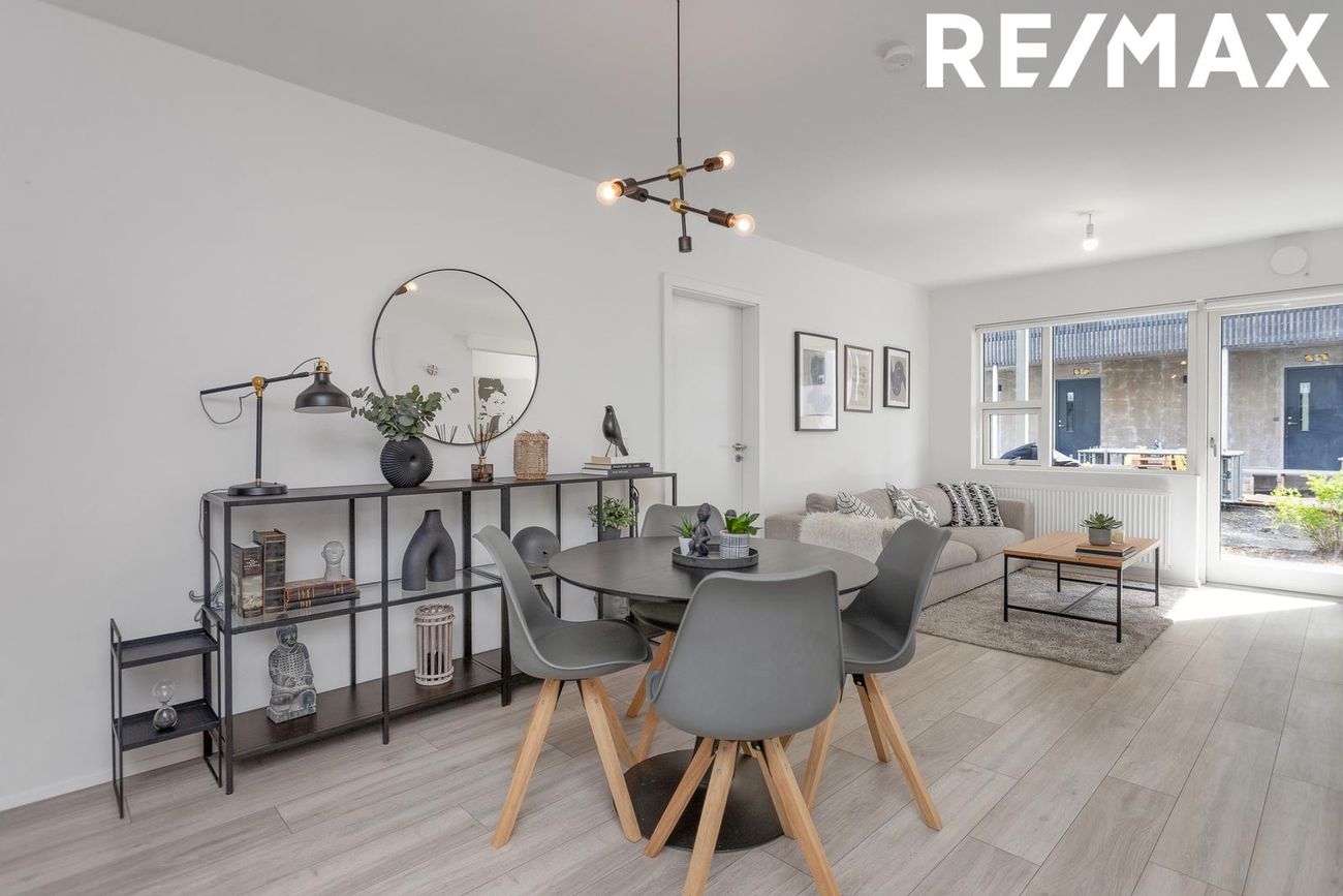 Jöfursbás 11B, 112 Reykjavík