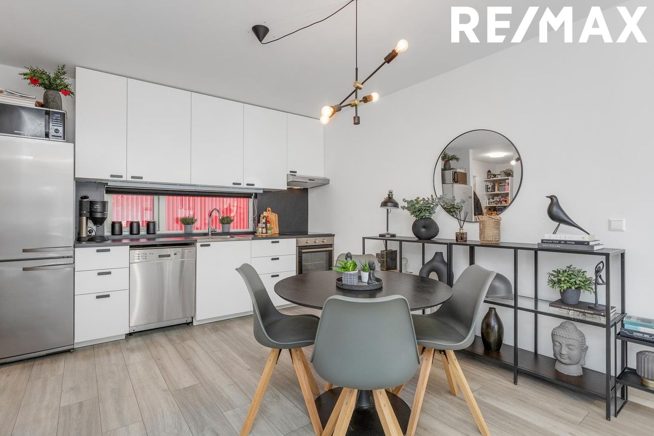 Jöfursbás 11B, 112 Reykjavík
