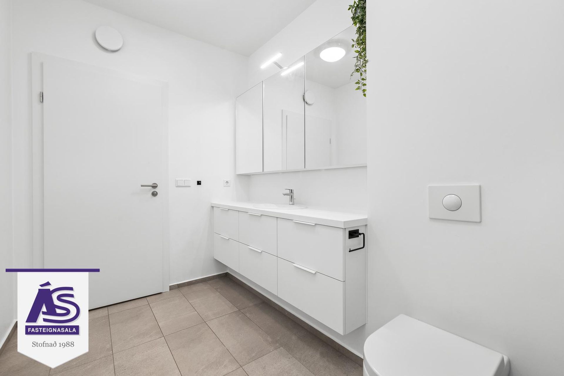 Vinastræti 8 - 0205, 210 Garðabær