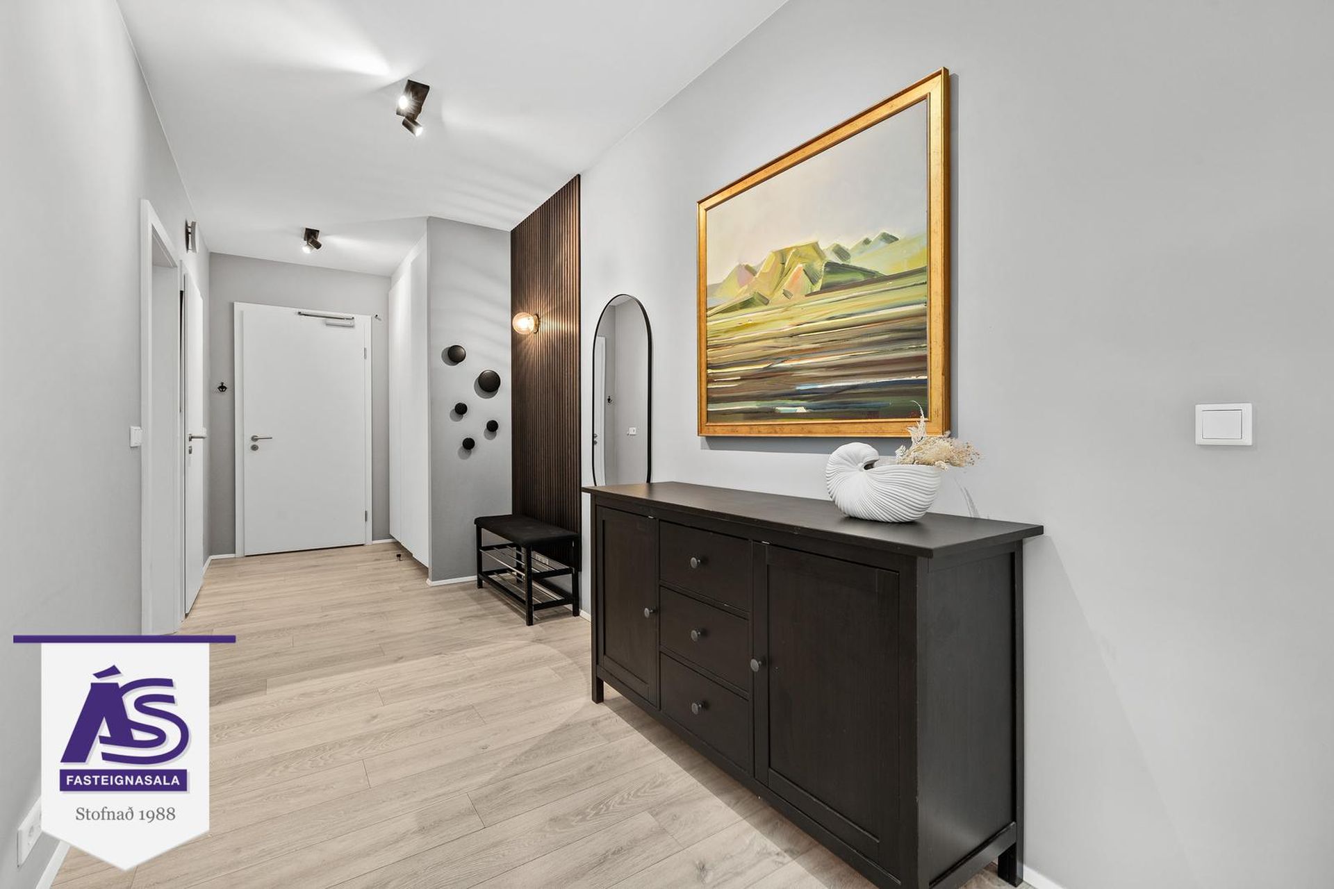 Vinastræti 8 - 0205, 210 Garðabær