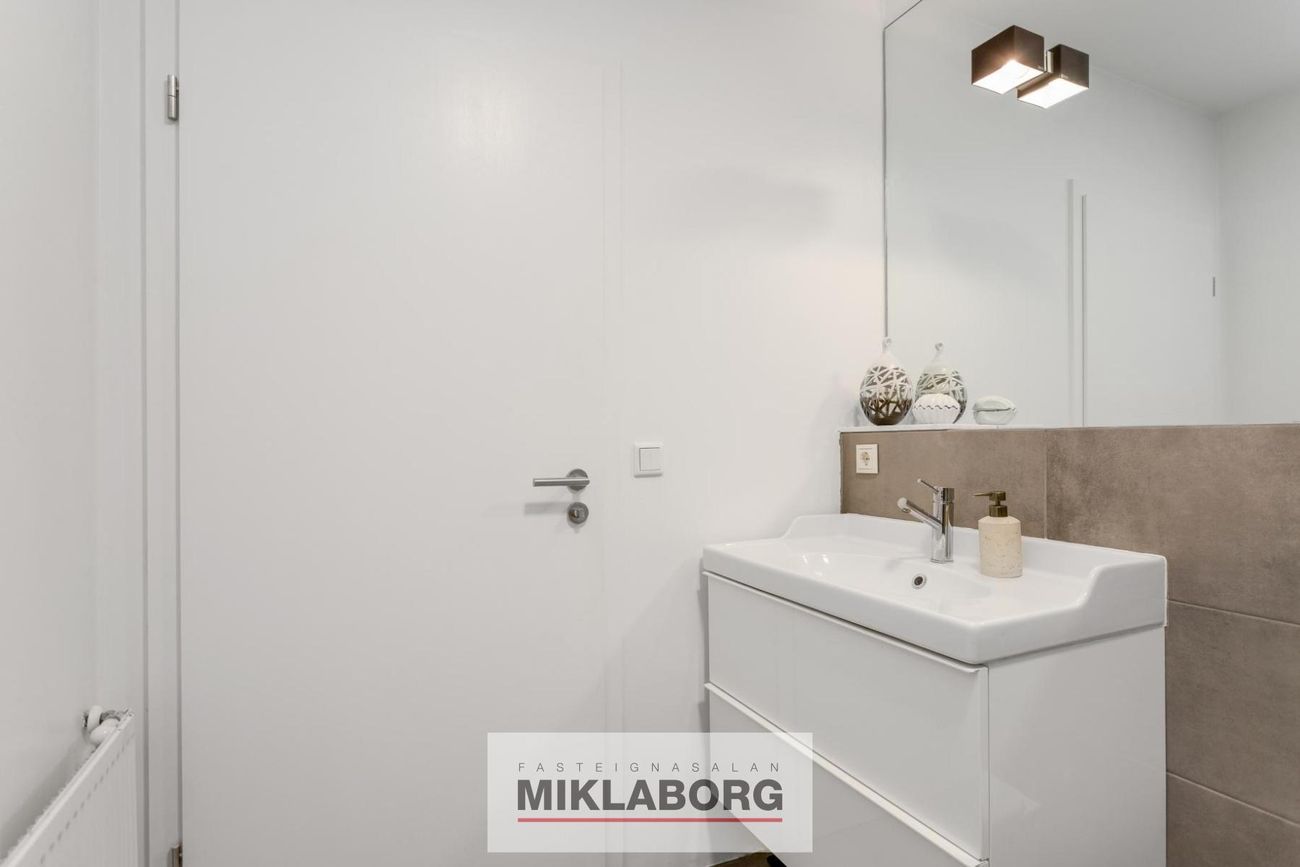 Þórðarsveigur 6, 113 Reykjavík
