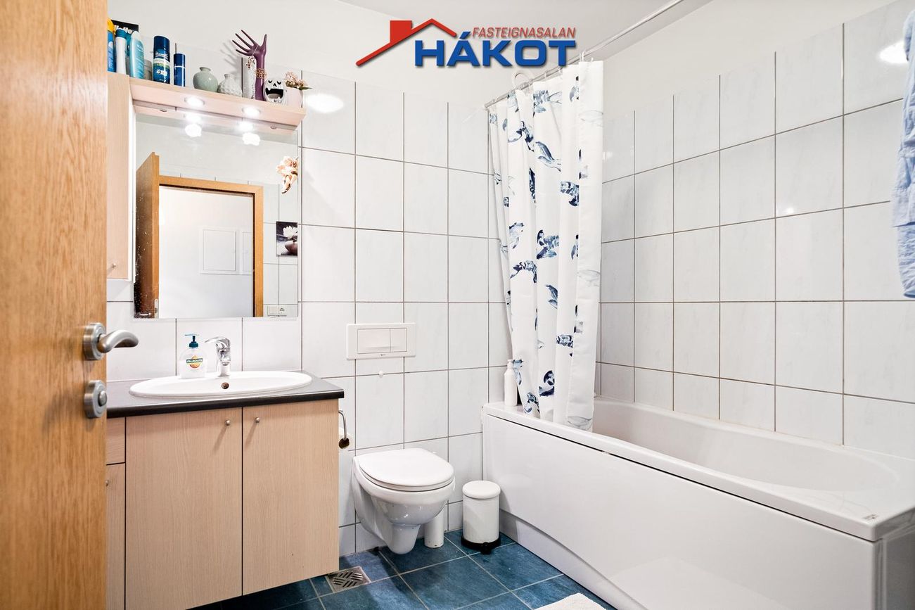 Holtsflöt 6, 300 Akranes