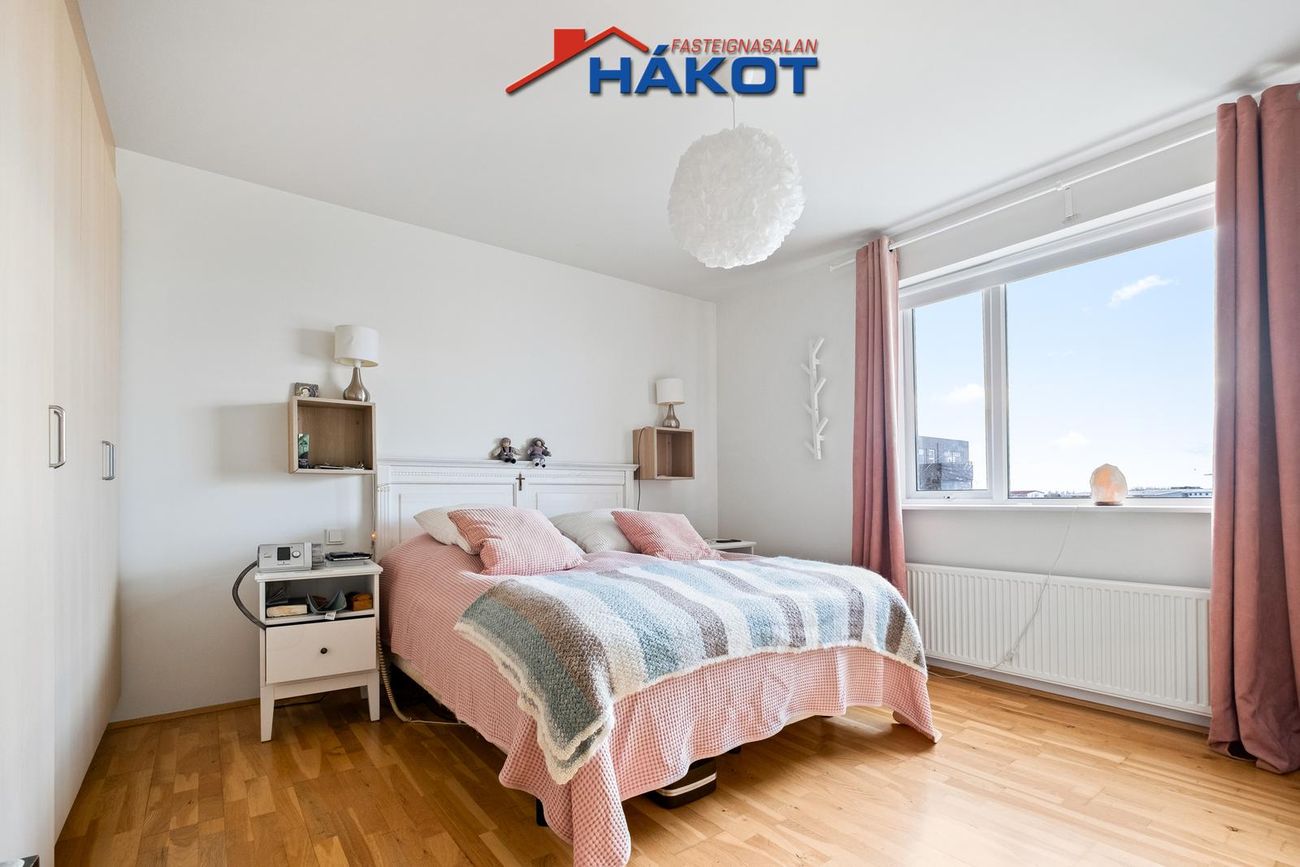 Holtsflöt 6, 300 Akranes