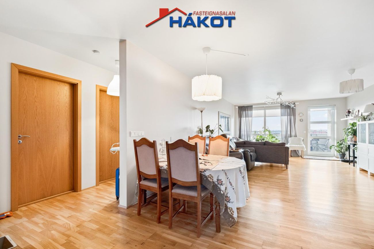 Holtsflöt 6, 300 Akranes