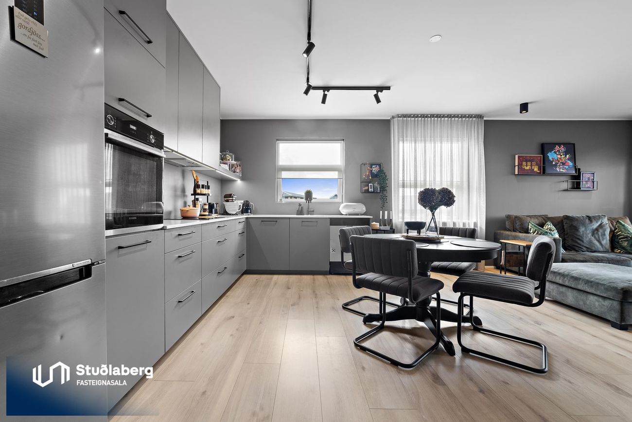 Dalsbraut 22, 260 Reykjanesbær