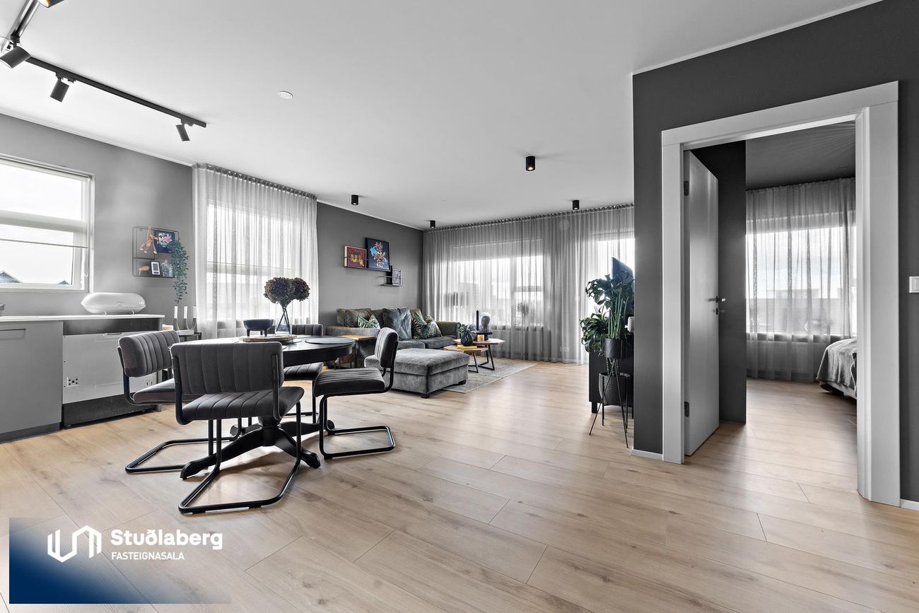 Dalsbraut 22, 260 Reykjanesbær