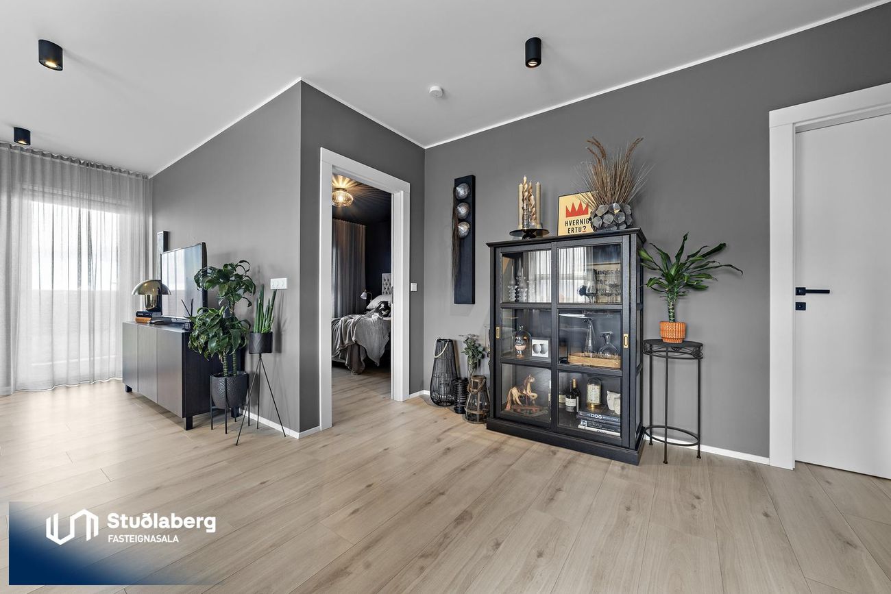 Dalsbraut 22, 260 Reykjanesbær