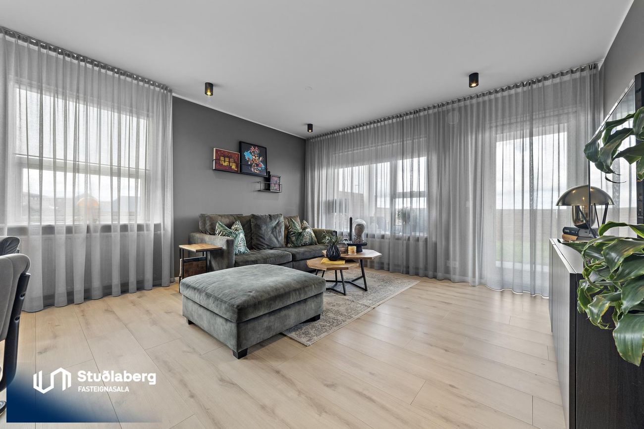 Dalsbraut 22, 260 Reykjanesbær