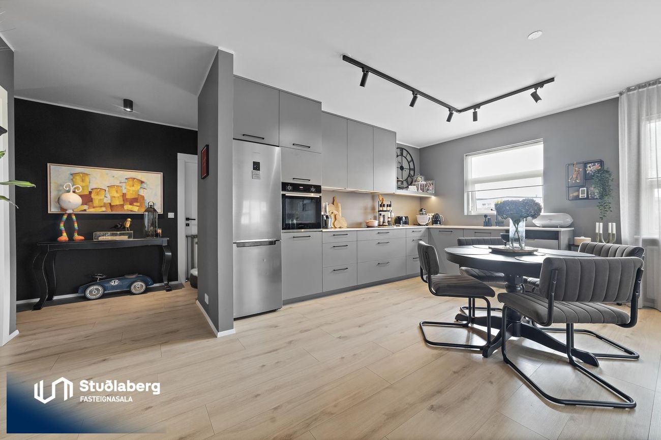 Dalsbraut 22, 260 Reykjanesbær