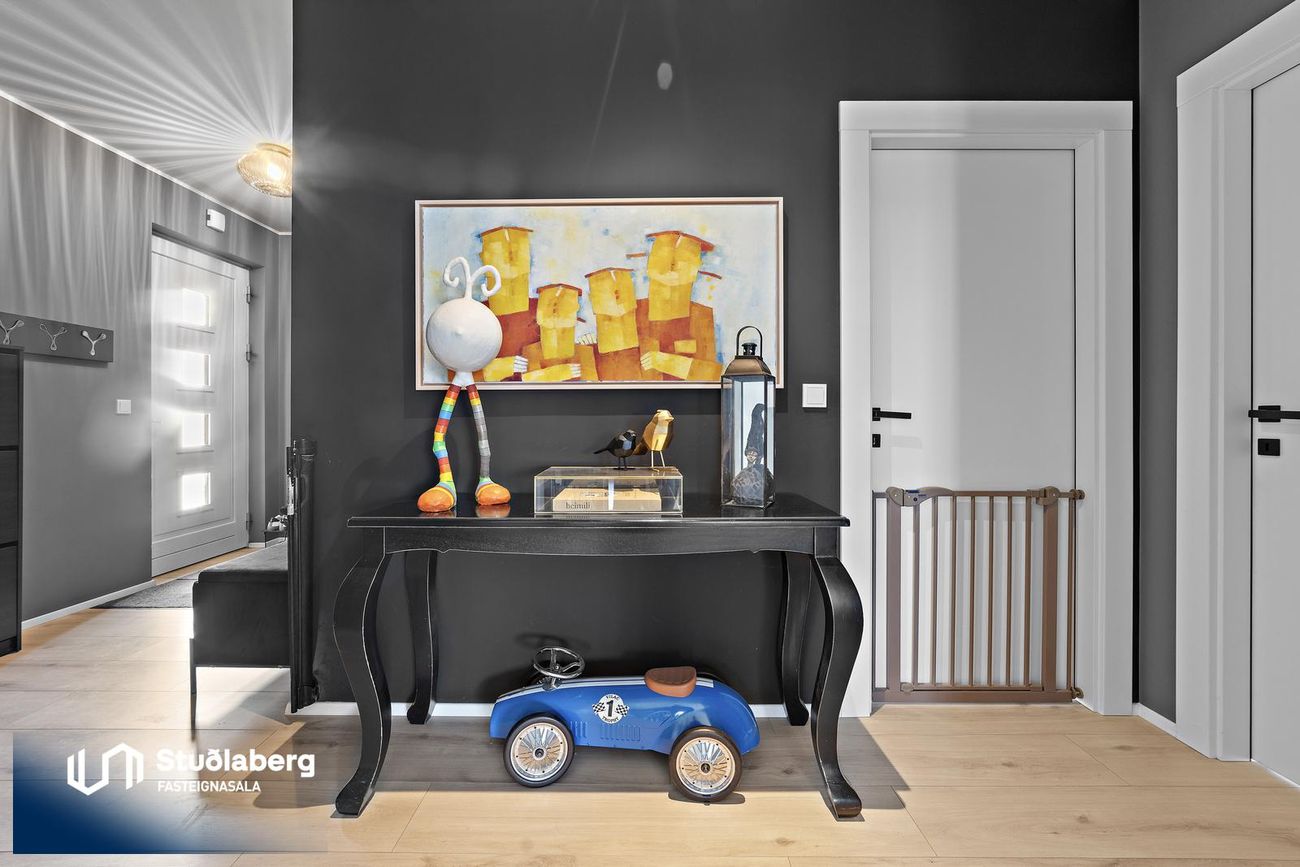 Dalsbraut 22, 260 Reykjanesbær