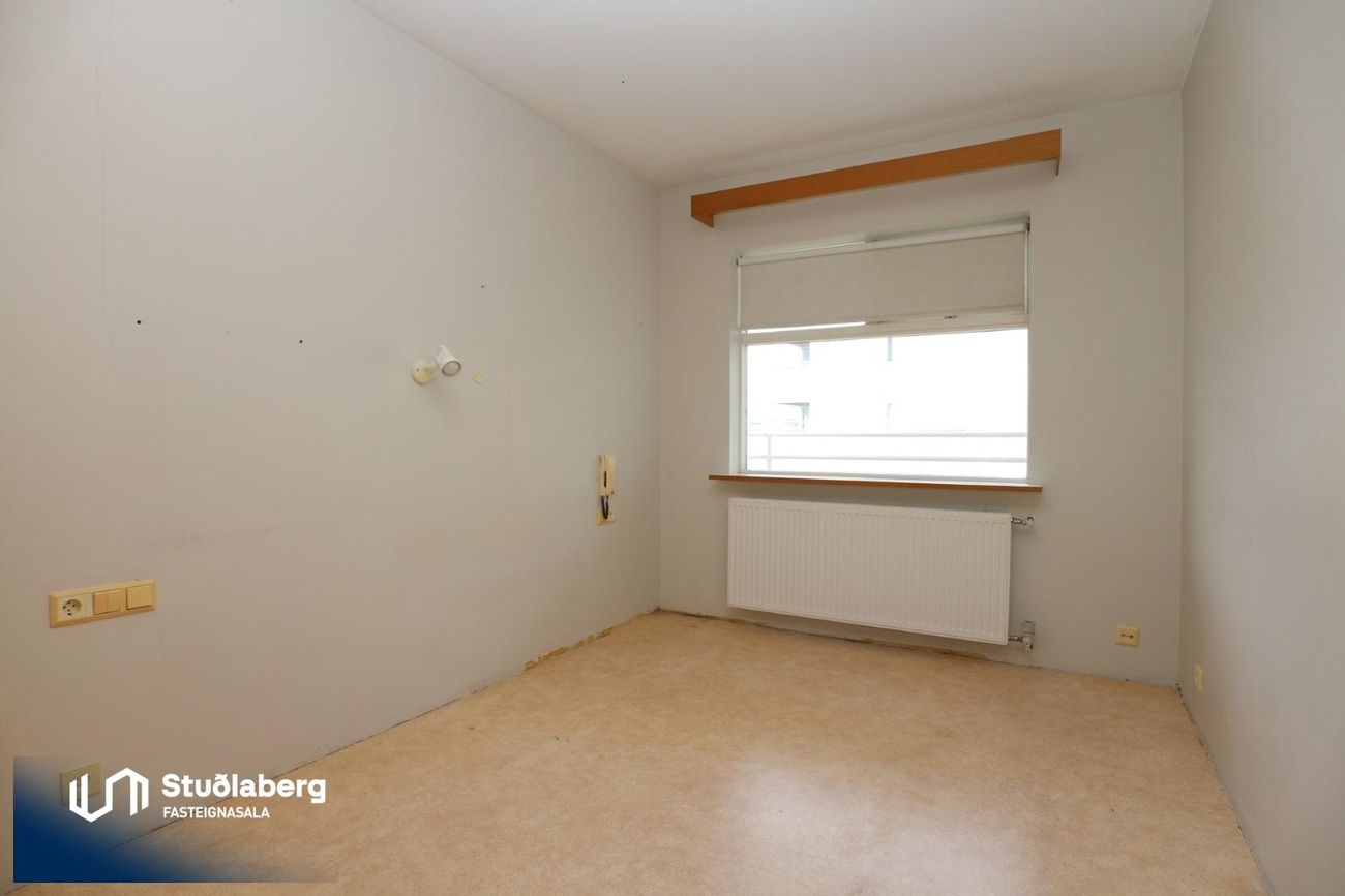 Kirkjuvegur 1, 230 Reykjanesbær