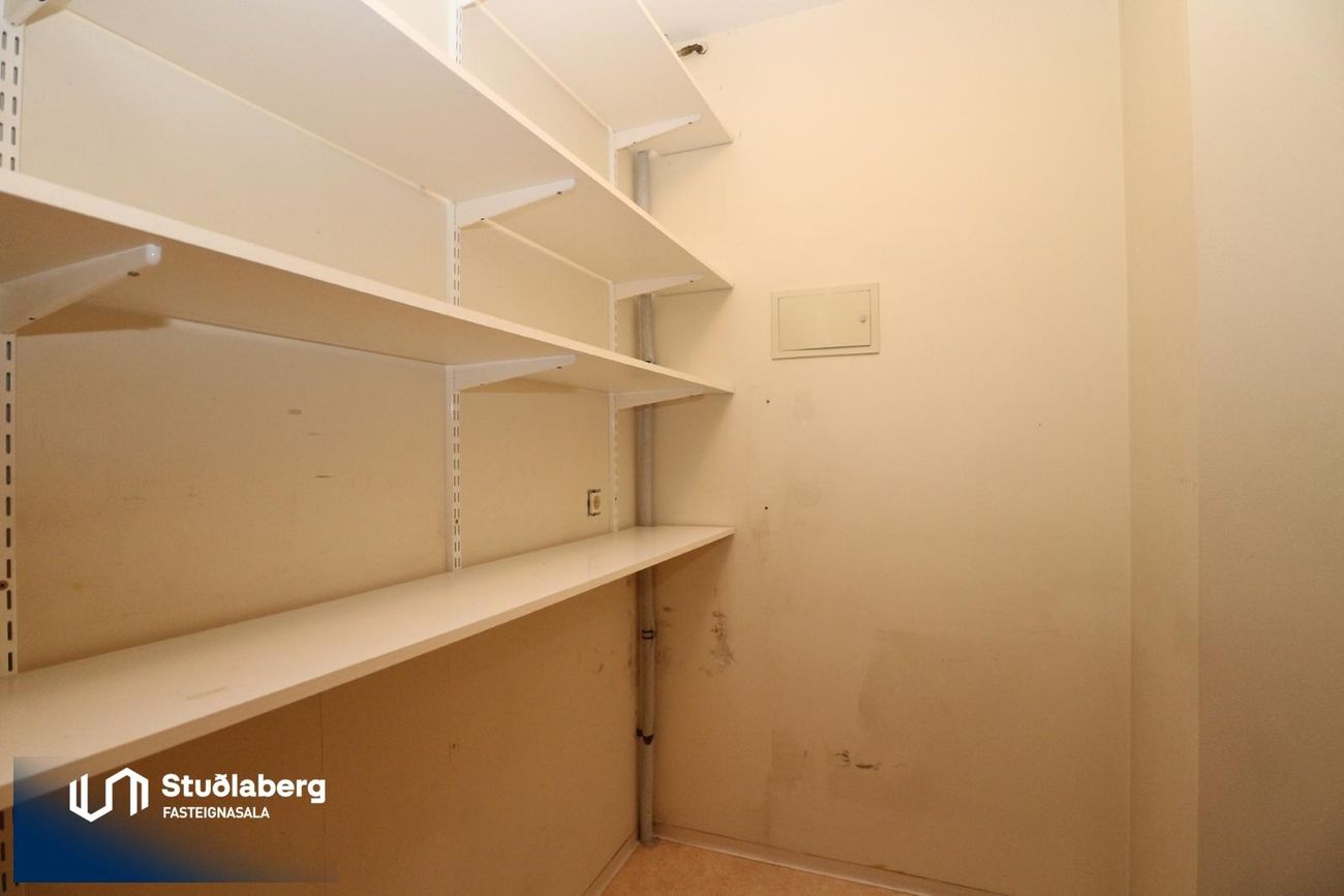 Kirkjuvegur 1, 230 Reykjanesbær