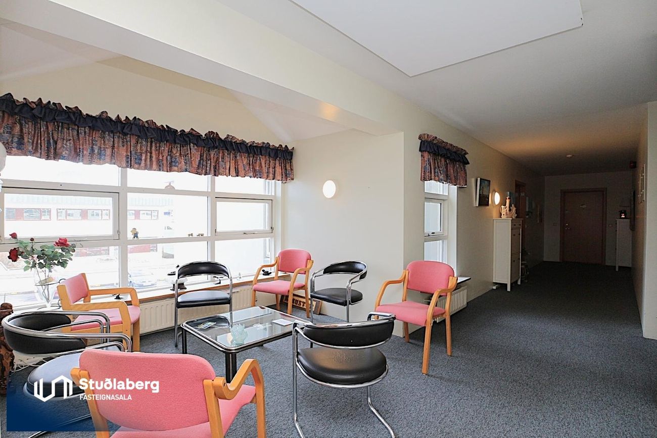 Kirkjuvegur 1, 230 Reykjanesbær