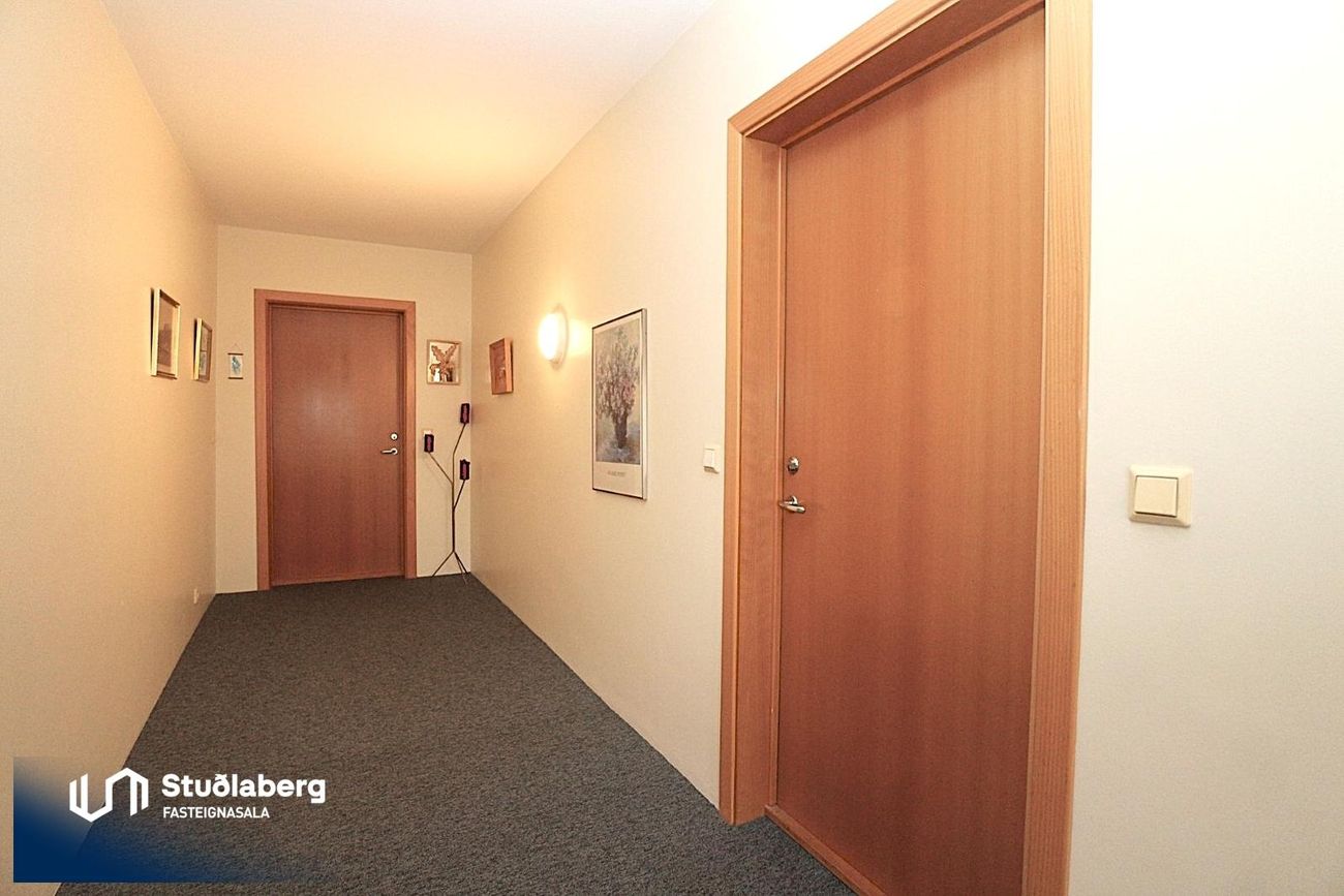 Kirkjuvegur 1, 230 Reykjanesbær