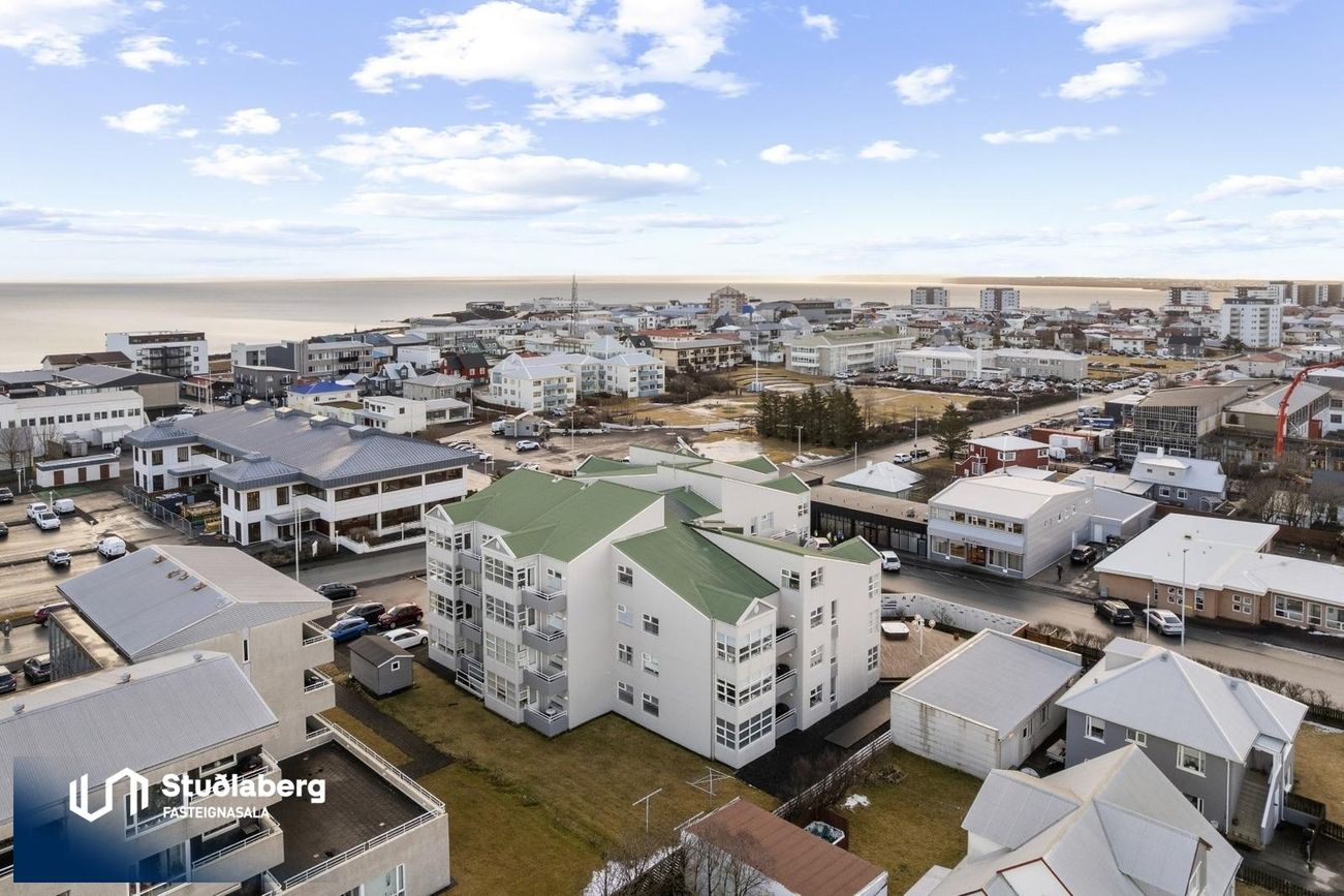 Kirkjuvegur 1, 230 Reykjanesbær