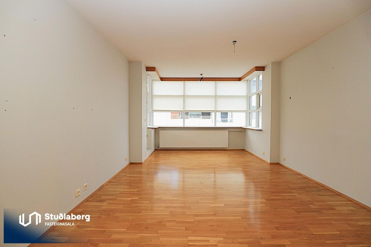 Kirkjuvegur 1, 230 Reykjanesbær