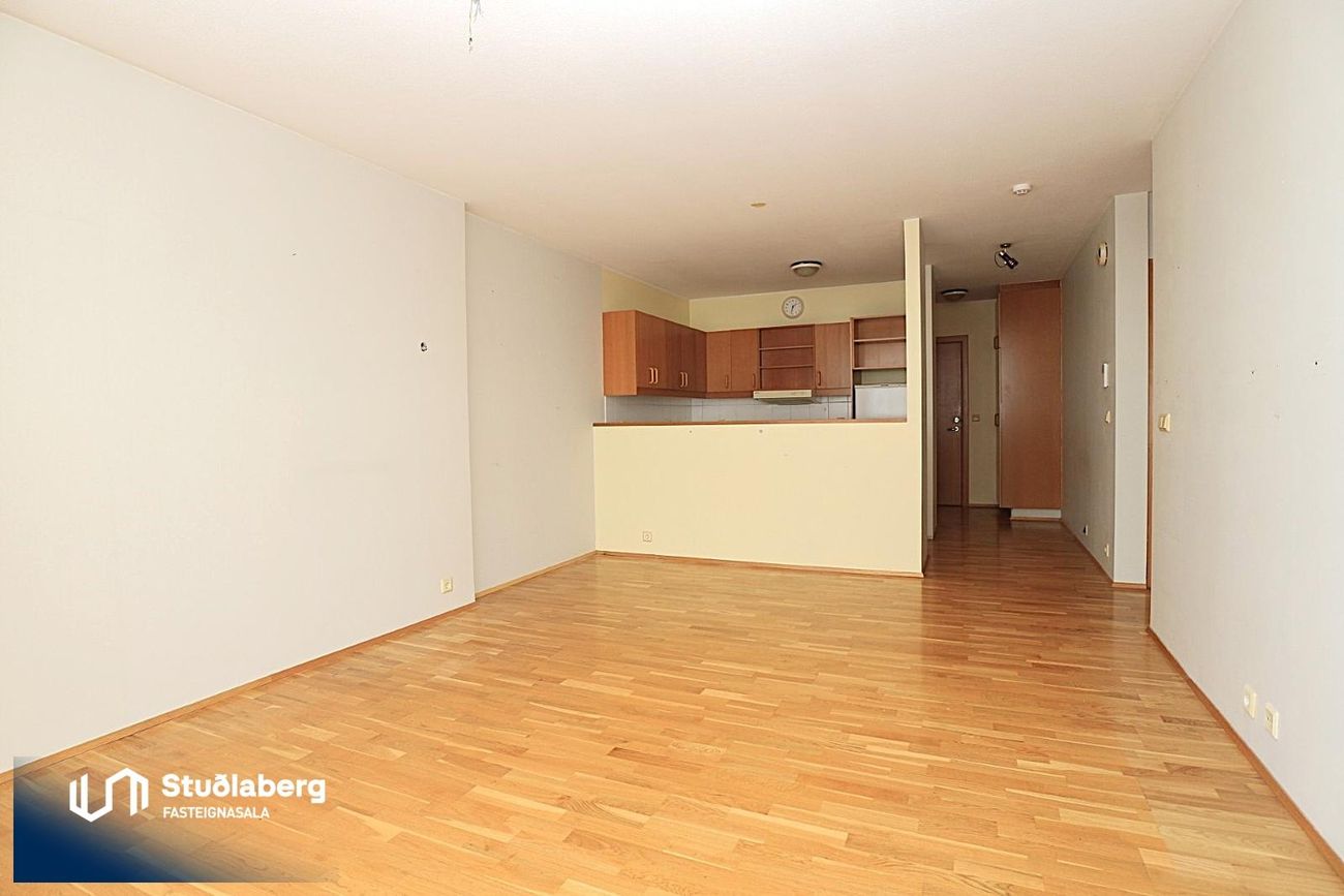 Kirkjuvegur 1, 230 Reykjanesbær