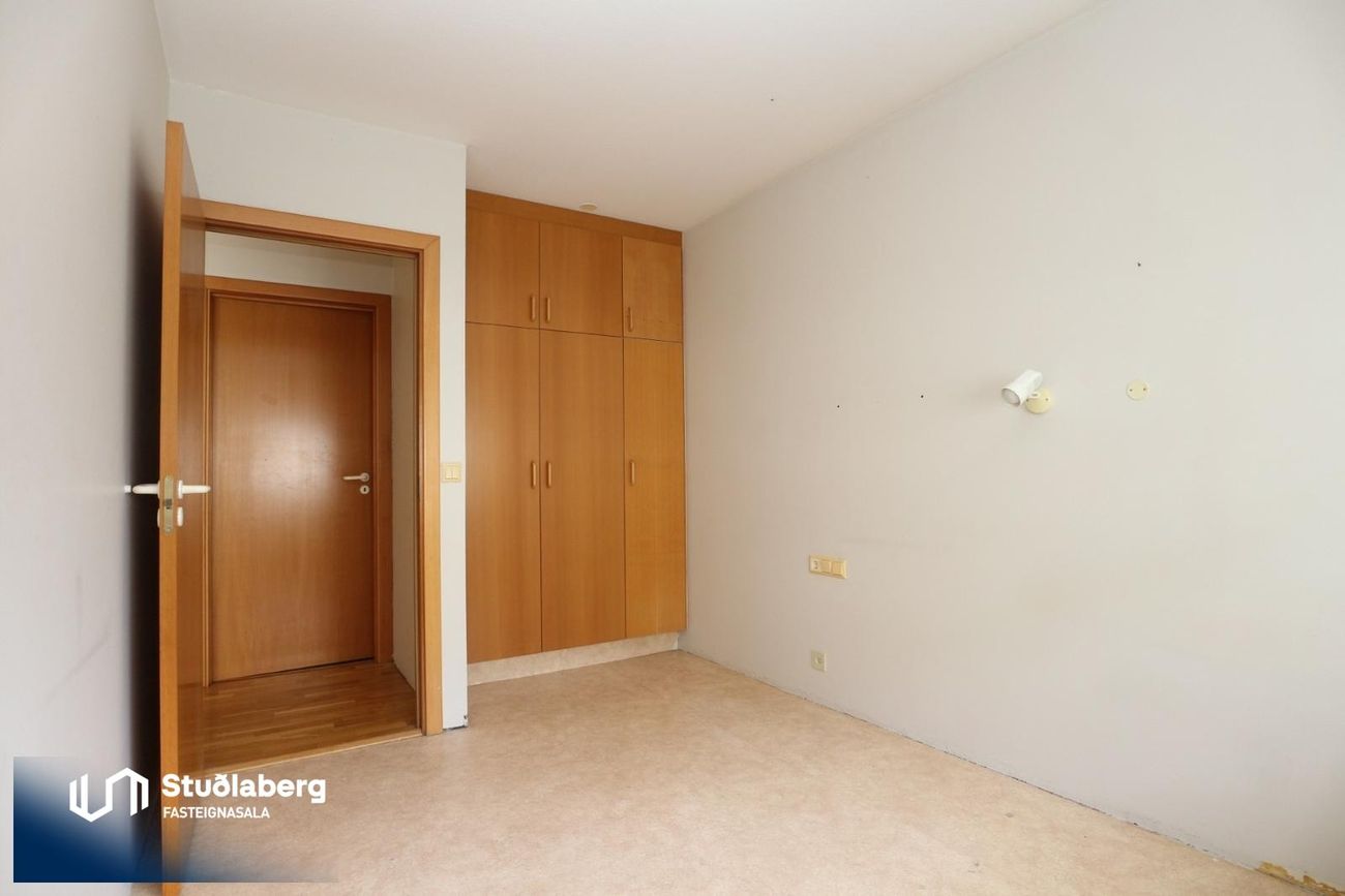 Kirkjuvegur 1, 230 Reykjanesbær