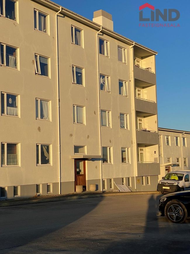Grensásvegur 56 - 0104, 108 Reykjavík