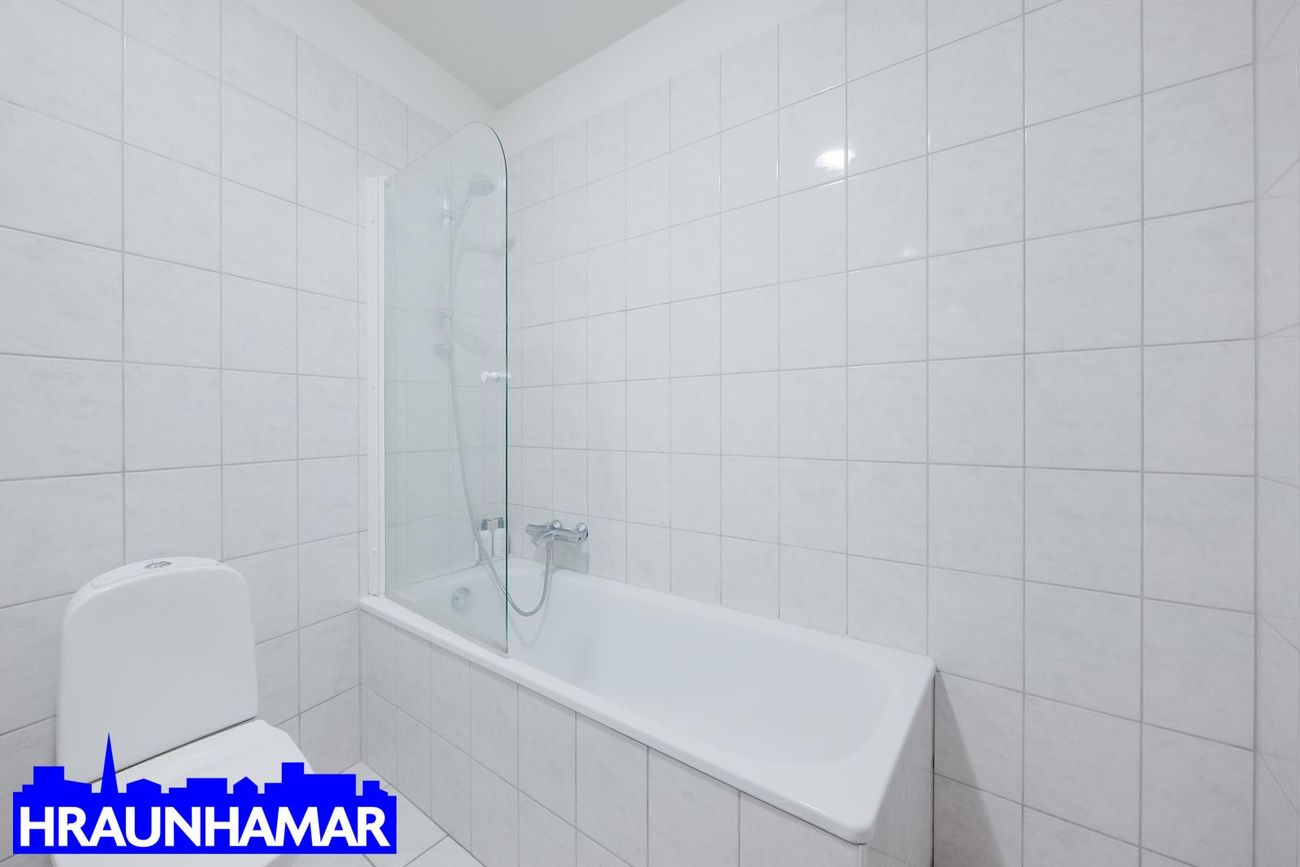 Svöluás 1A, 221 Hafnarfjörður