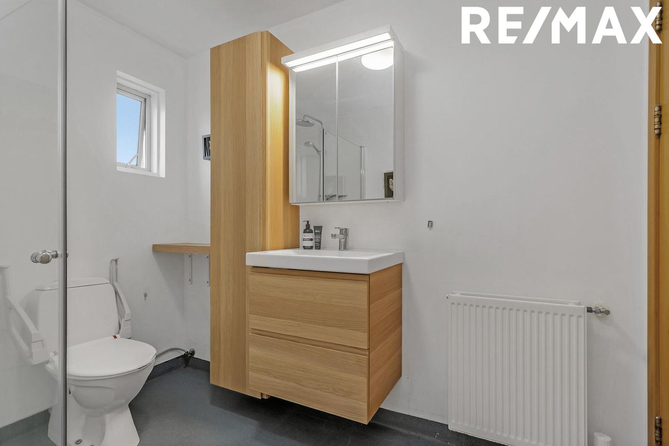Sólvangsvegur 1, 220 Hafnarfjörður