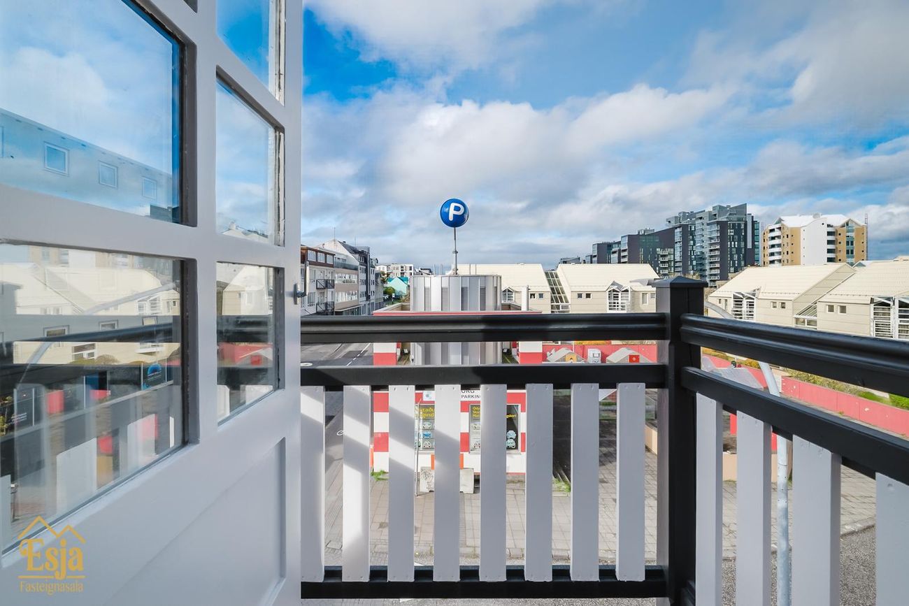 Hverfisgata 83, 101 Reykjavík