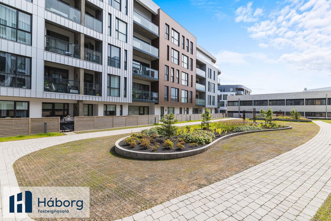 Grensásvegur 1B, 108 Reykjavík