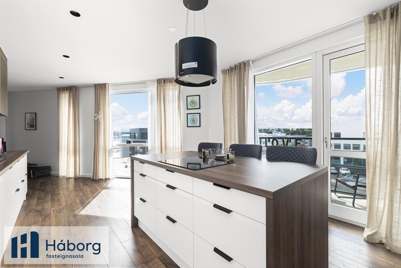 Grensásvegur 1B, 108 Reykjavík