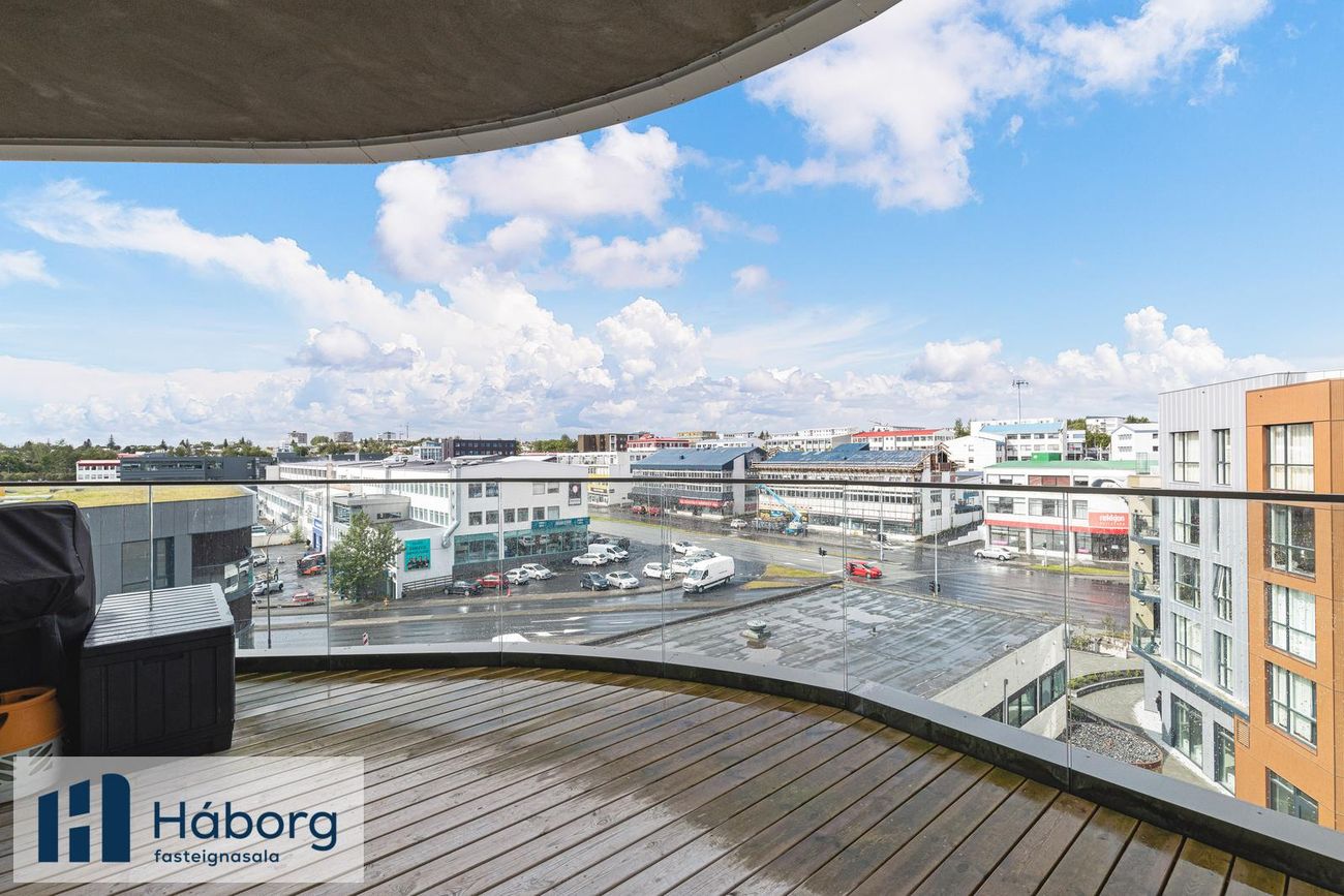 Grensásvegur 1B, 108 Reykjavík