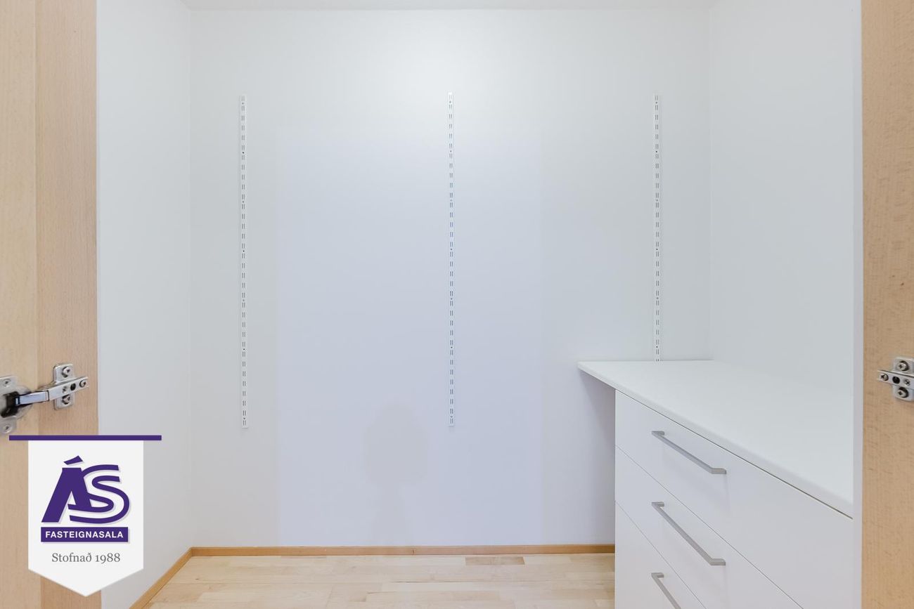 Sólvangsvegur 1 - 0402, 220 Hafnarfjörður