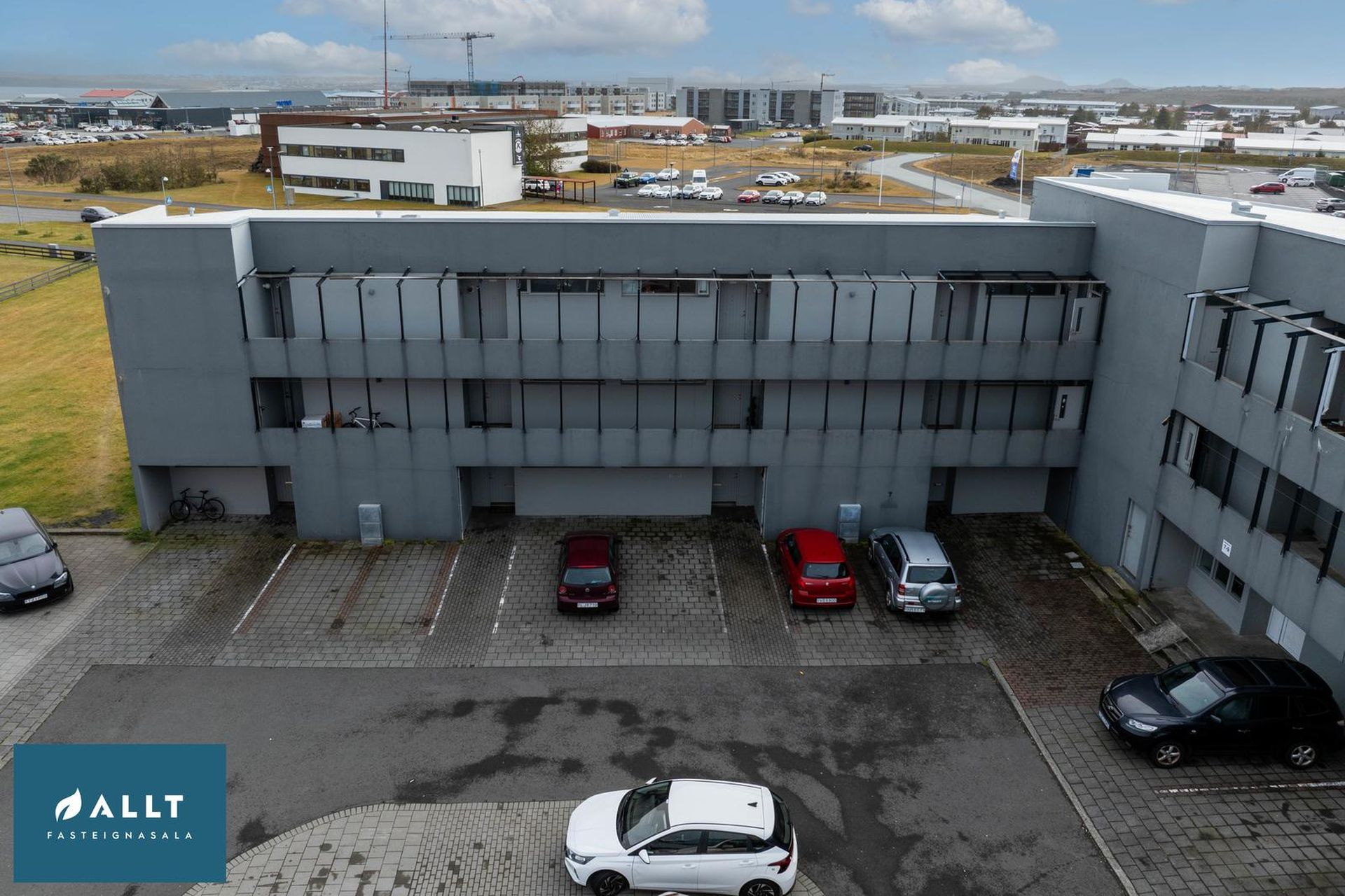 Mávabraut 7, 230 Reykjanesbær