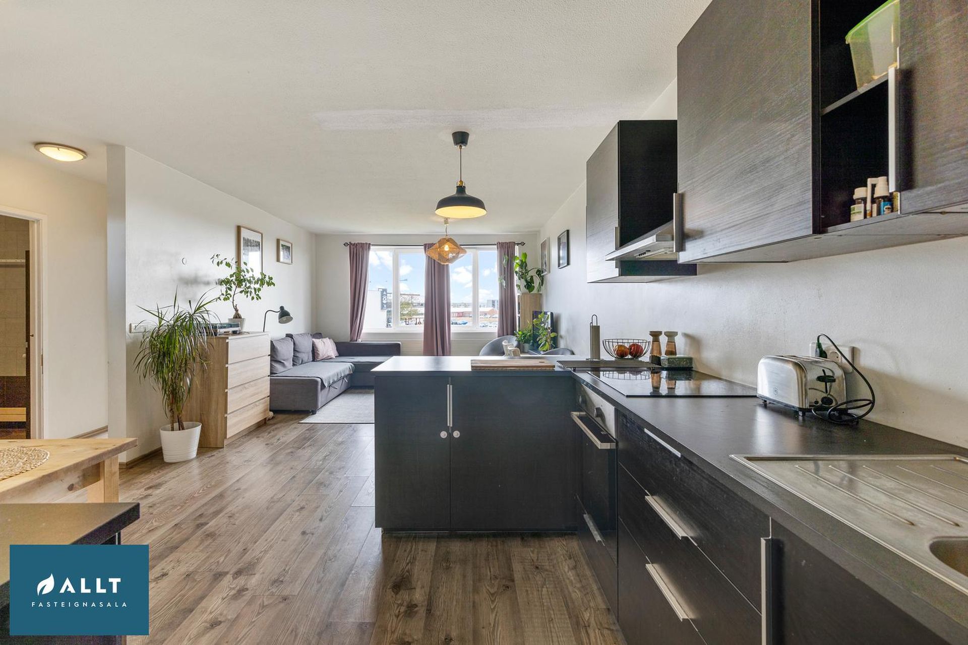 Mávabraut 7, 230 Reykjanesbær