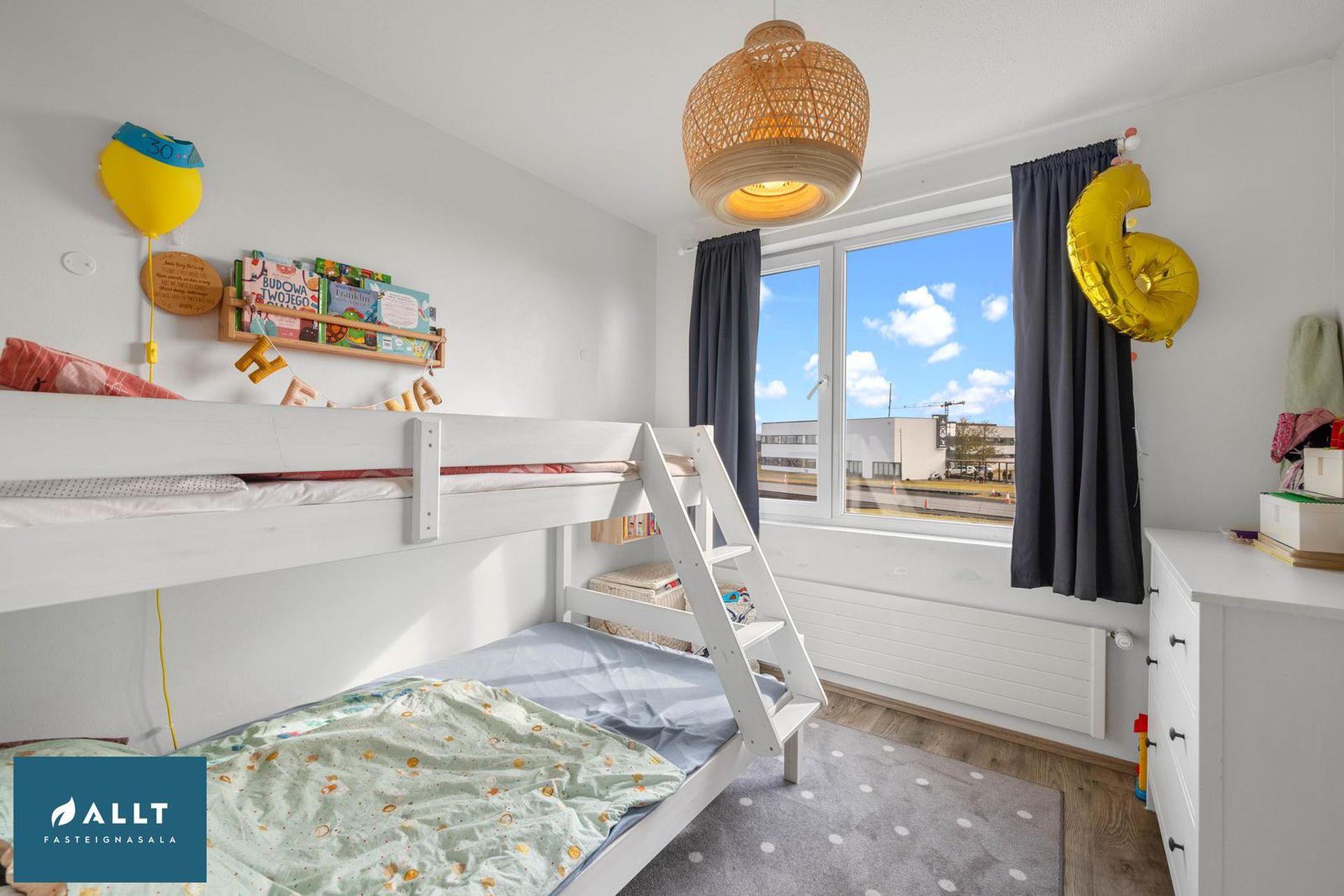 Mávabraut 7, 230 Reykjanesbær