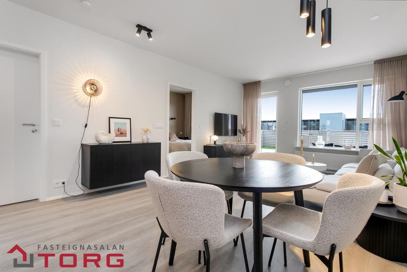 Dalsbraut 36, 260 Reykjanesbær