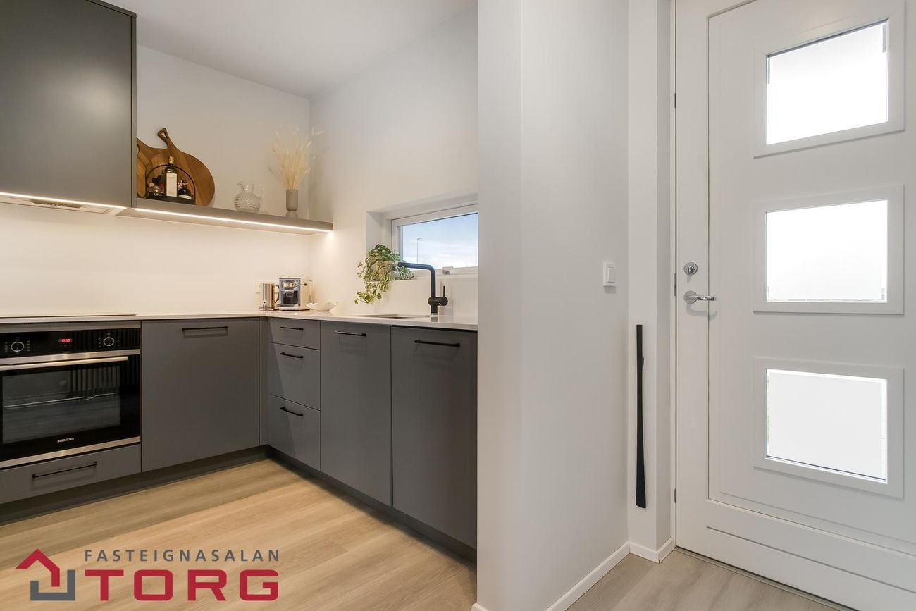 Dalsbraut 36, 260 Reykjanesbær