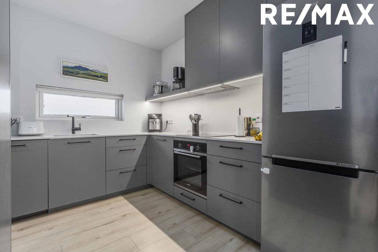 Dalsbraut 22, 260 Reykjanesbær