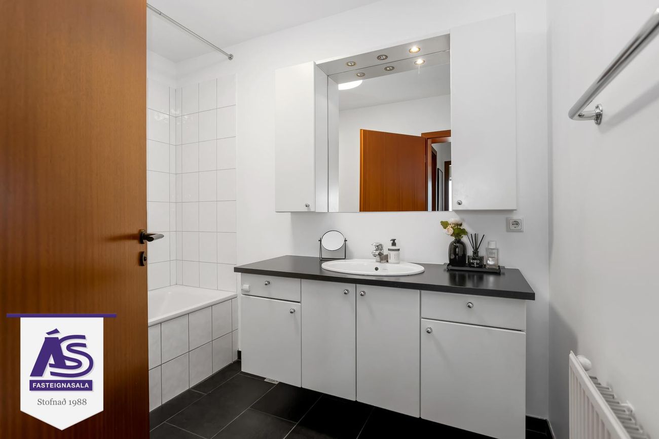 Kríuás 47 - 0207, 221 Hafnarfjörður