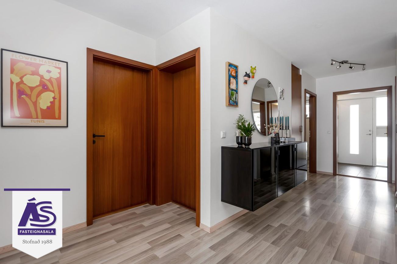 Kríuás 47 - 0207, 221 Hafnarfjörður