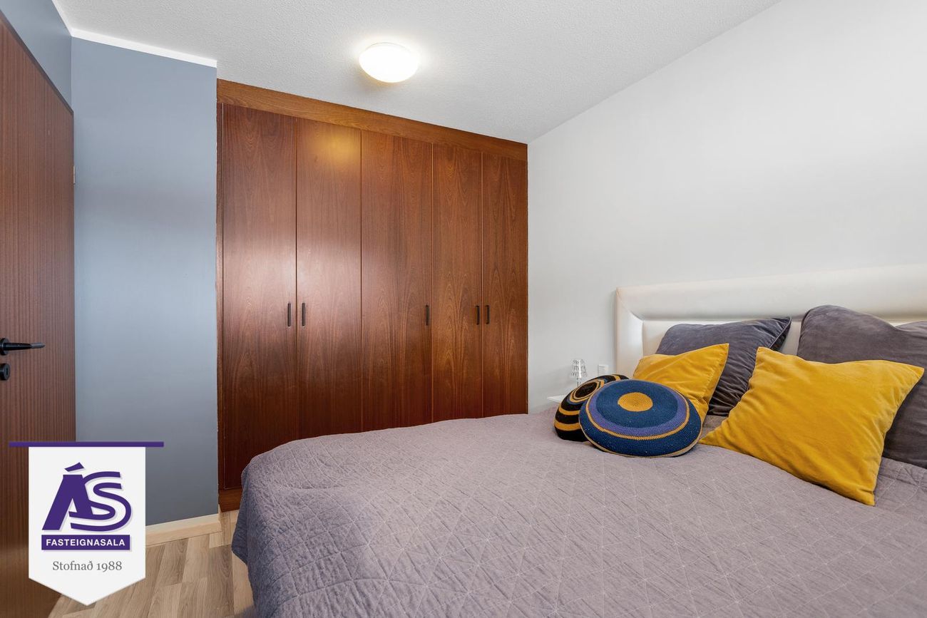 Kríuás 47 - 0207, 221 Hafnarfjörður