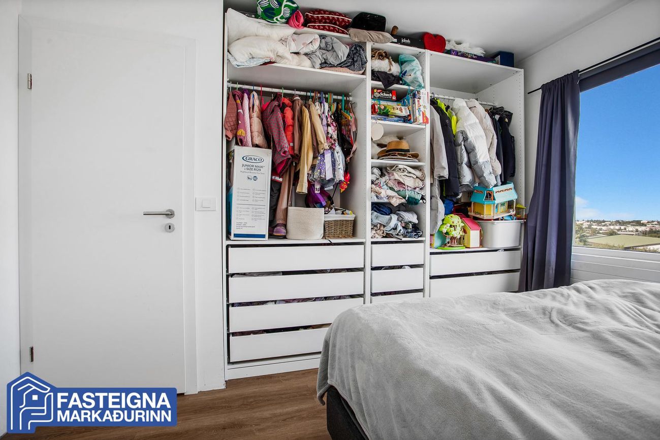 Efstihjalli 7 - 0201, 200 Kópavogur