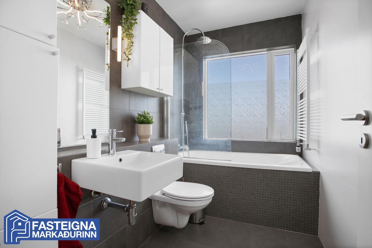 Efstihjalli 7 - 0201, 200 Kópavogur