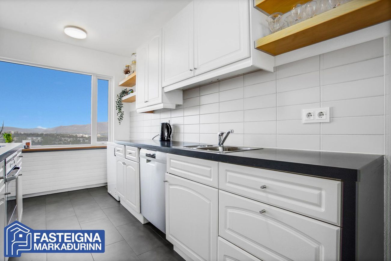 Efstihjalli 7 - 0201, 200 Kópavogur