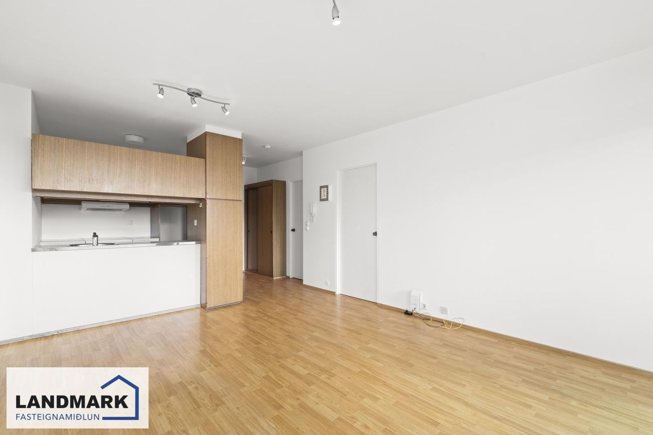 Asparfell 8, 111 Reykjavík
