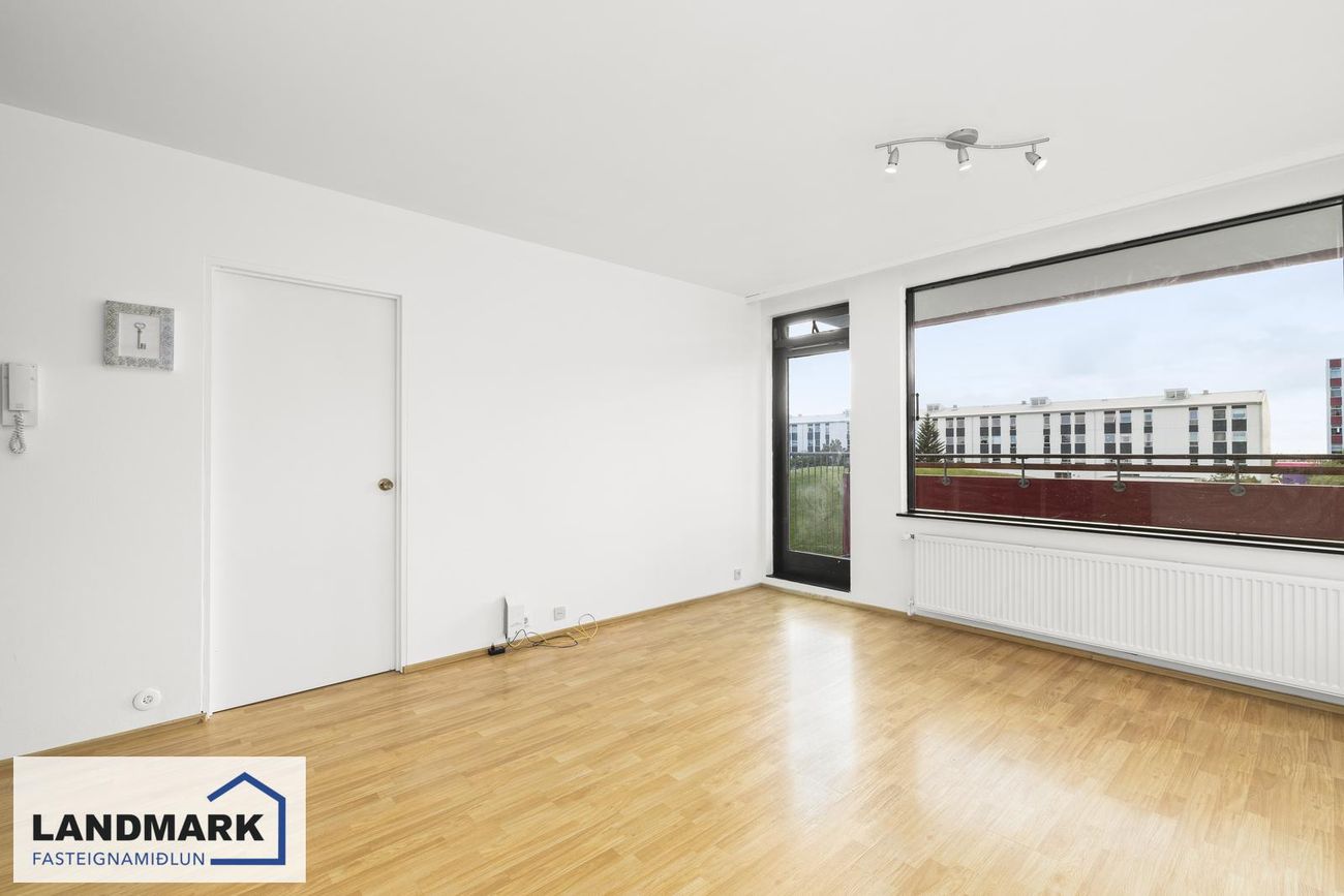 Asparfell 8, 111 Reykjavík