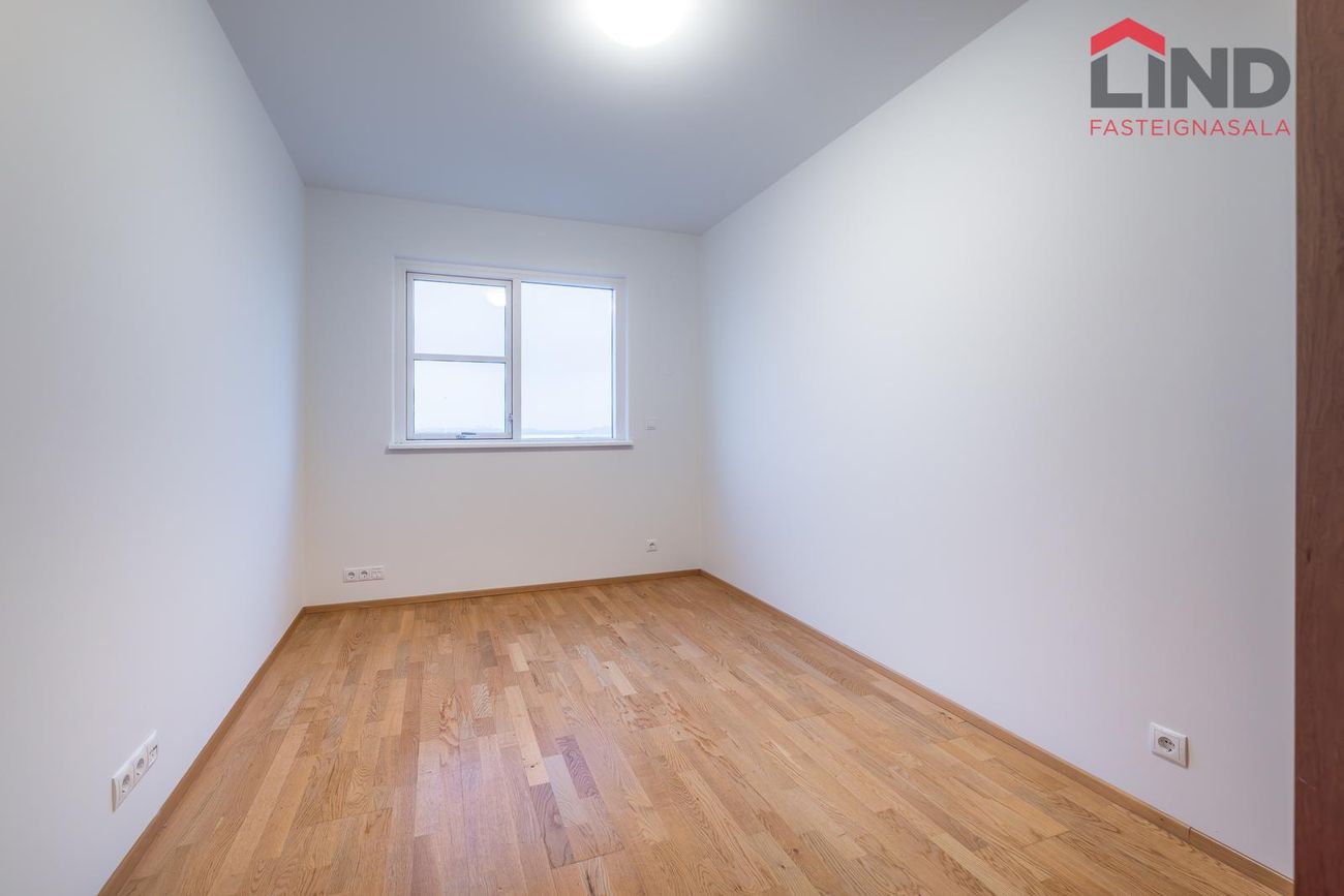 Tjarnabraut 14, 260 Reykjanesbær