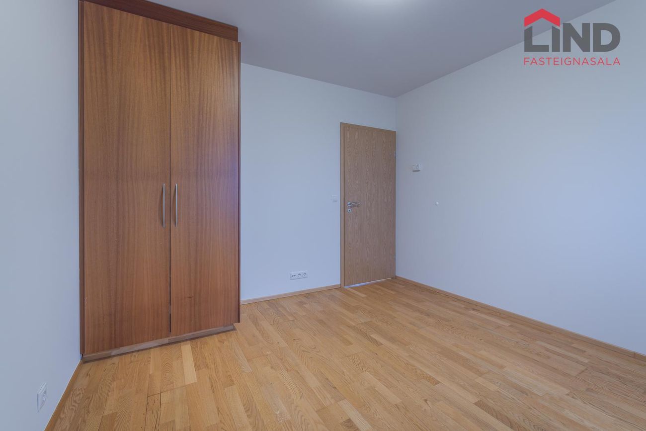 Tjarnabraut 14, 260 Reykjanesbær