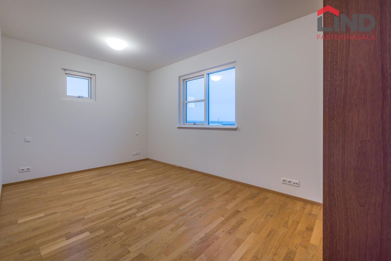 Tjarnabraut 14, 260 Reykjanesbær