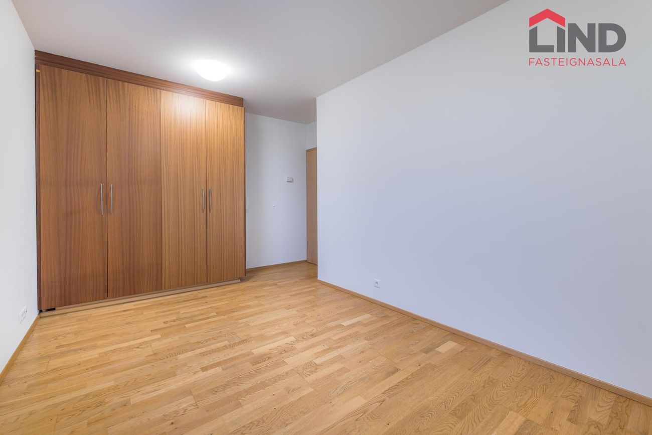 Tjarnabraut 14, 260 Reykjanesbær