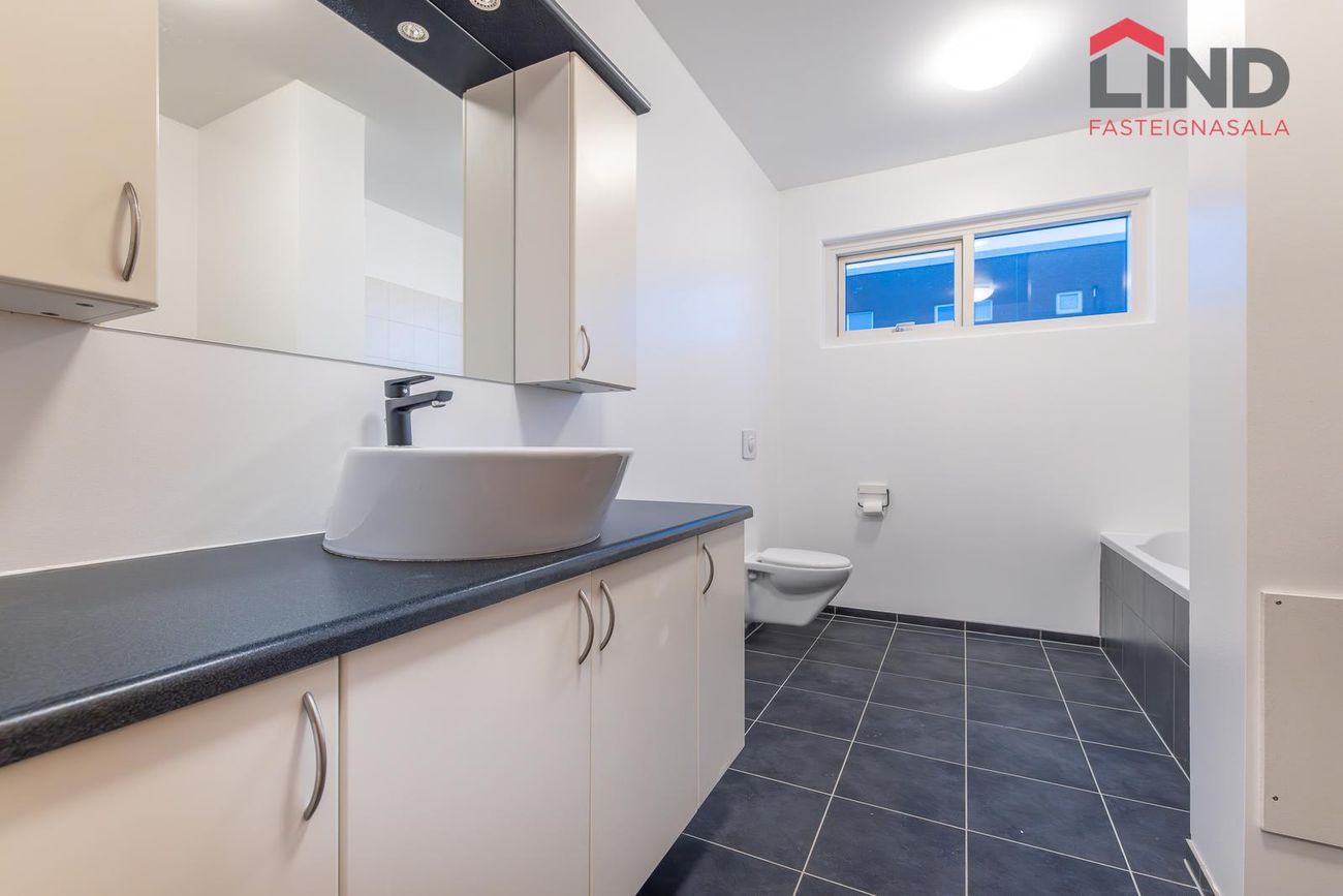 Tjarnabraut 14, 260 Reykjanesbær